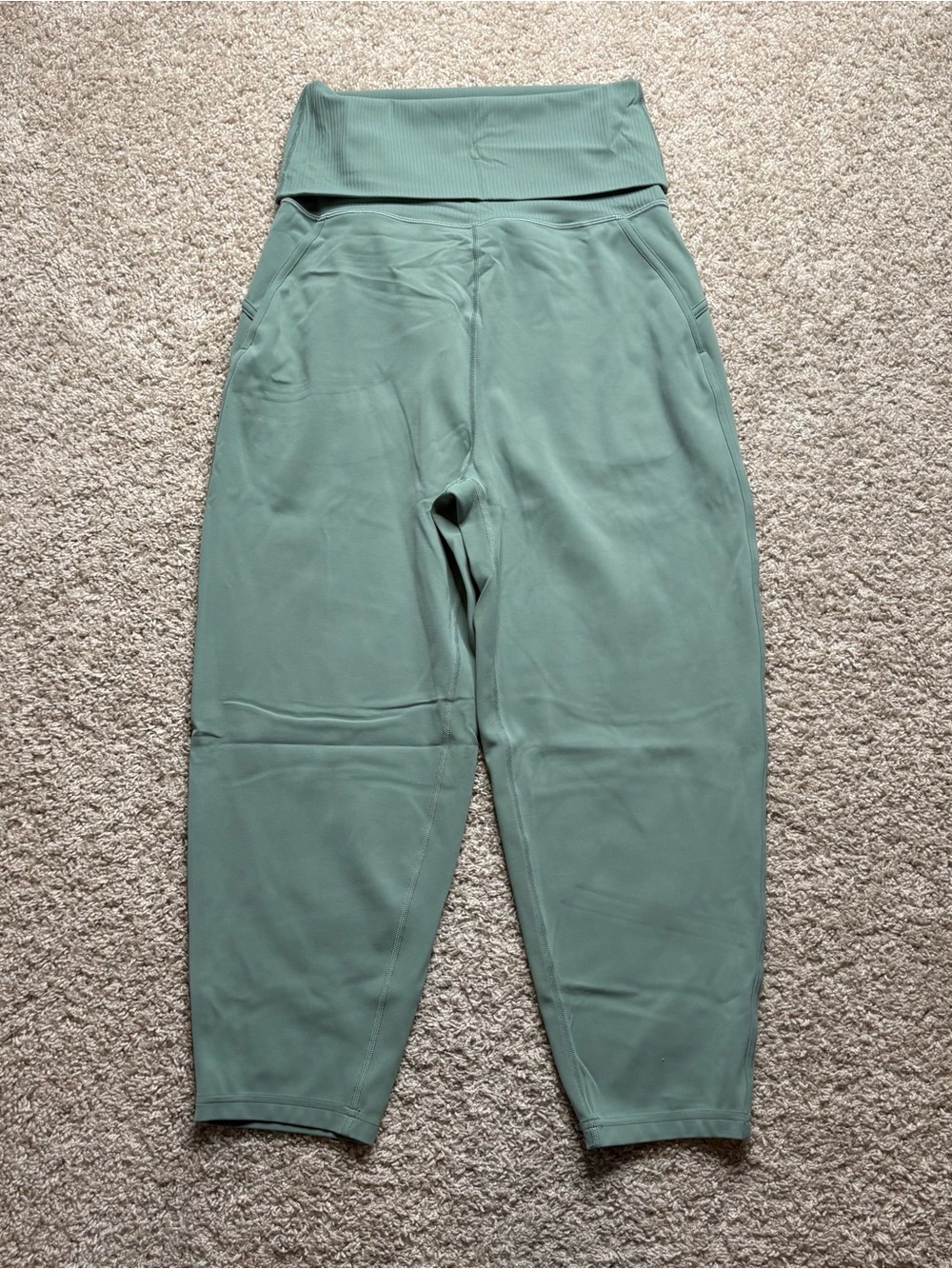 Lululemon Align Ribbed Waist Cropped Jogger